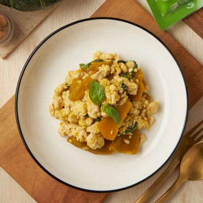 Stir-fried Pumpkin with Minced Chicken